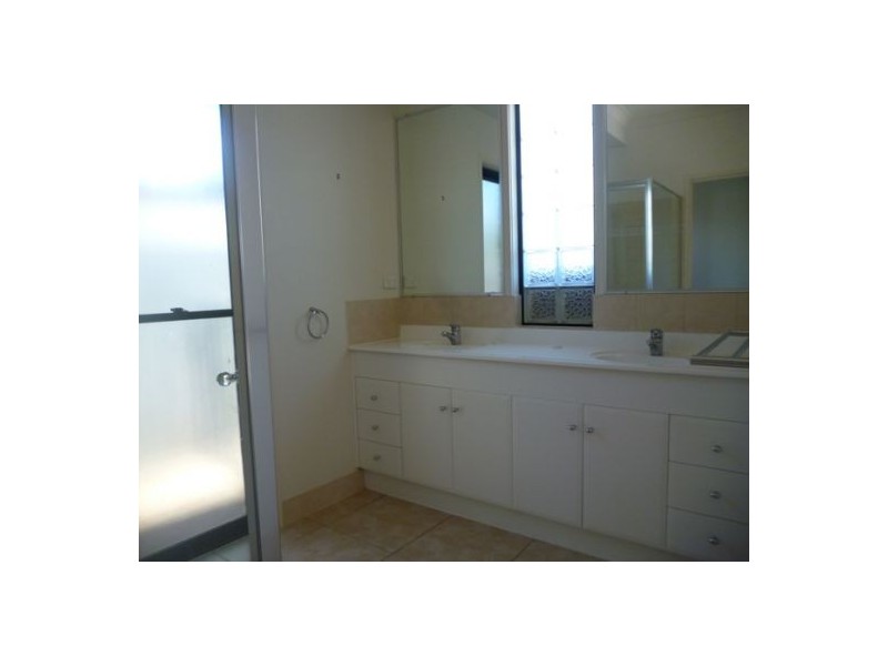 10 Rochester Court, Urraween QLD 4655