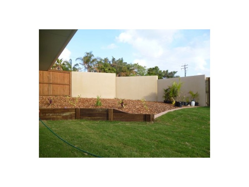 1 Mandi Court, Urraween QLD 4655