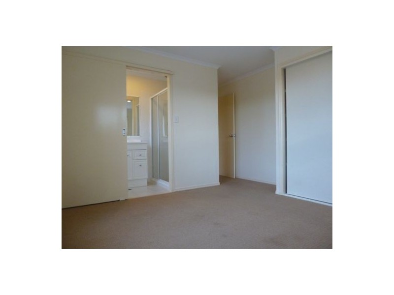 1/105 Nissen Street, Urraween QLD 4655