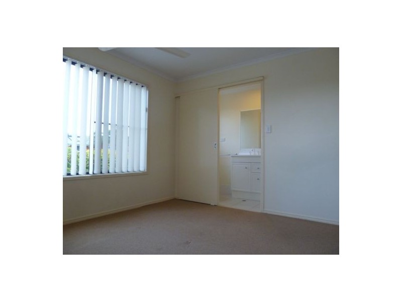 1/105 Nissen Street, Urraween QLD 4655