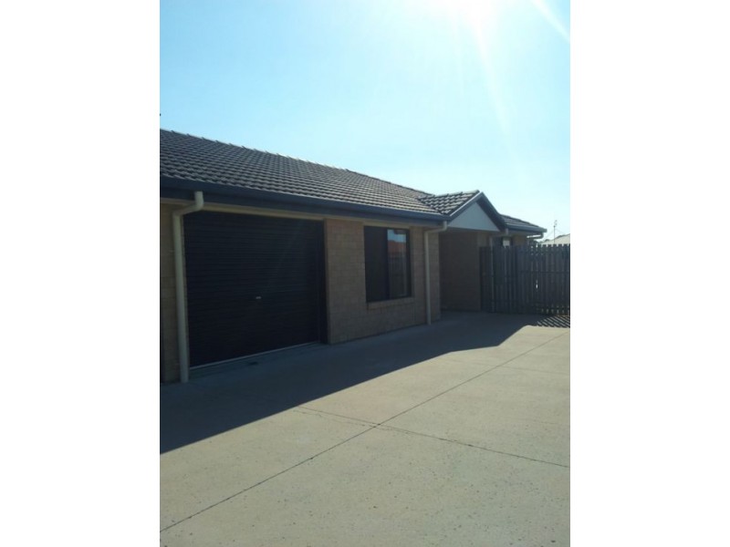 2/105 Nissen Street, Urraween QLD 4655