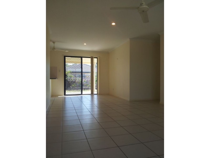 2/105 Nissen Street, Urraween QLD 4655