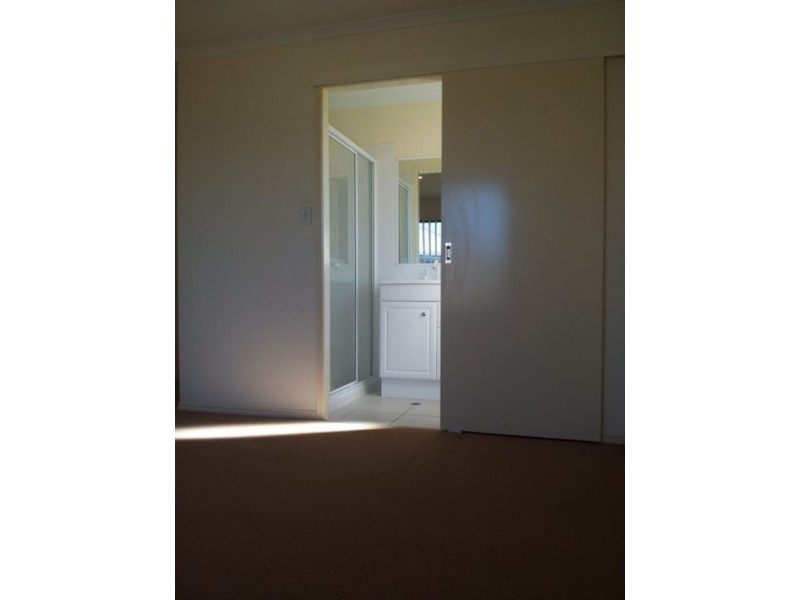 2/105 Nissen Street, Urraween QLD 4655