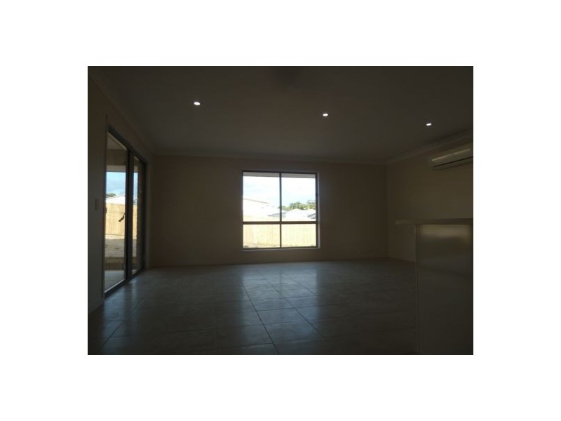 15 Morgan Circuit, Urangan QLD 4655