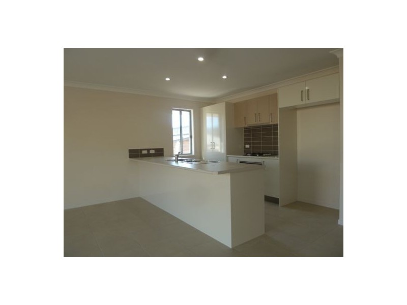 15 Morgan Circuit, Urangan QLD 4655