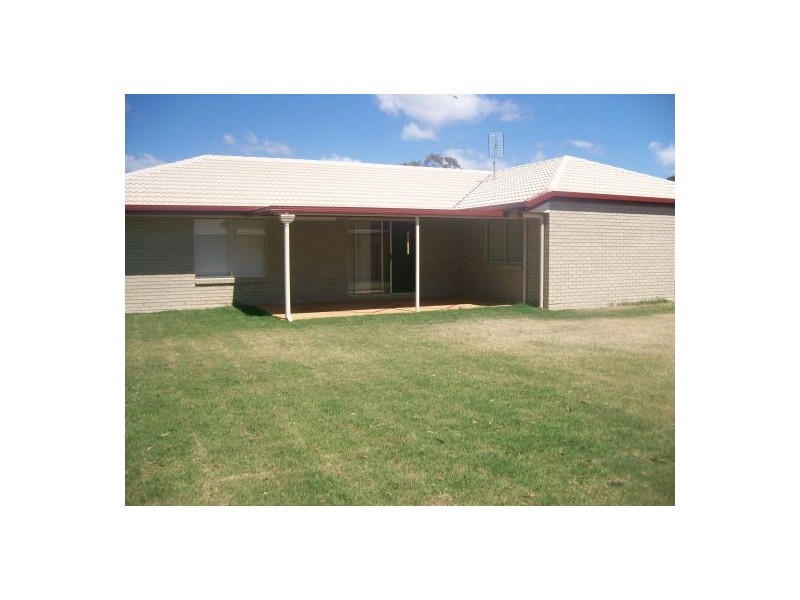 10 Jewel Court, Urangan QLD 4655