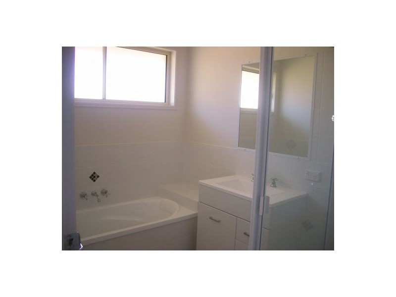 10 Jewel Court, Urangan QLD 4655