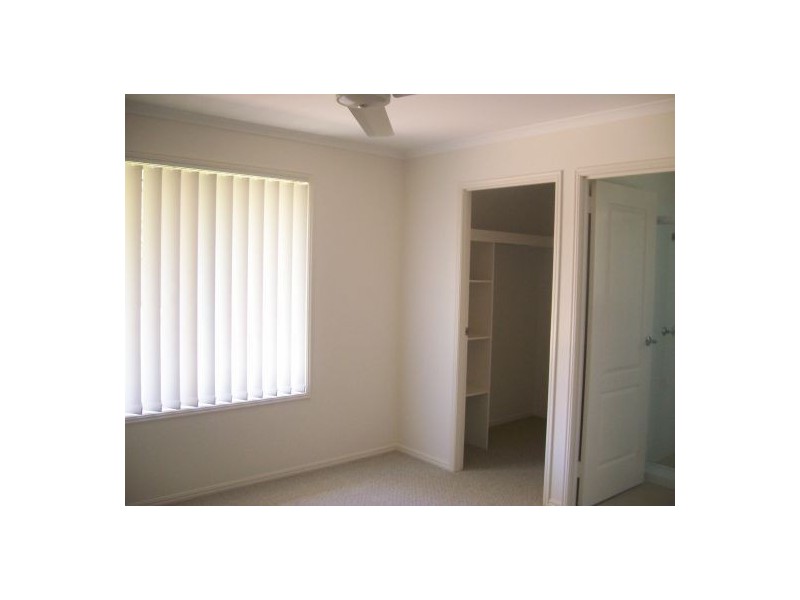 10 Jewel Court, Urangan QLD 4655