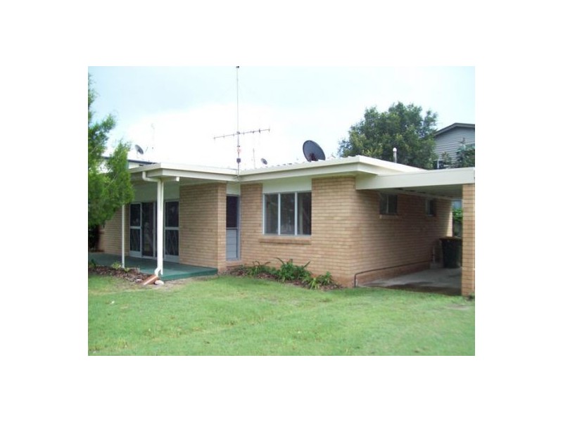 160 Cypress St, Urangan QLD 4655