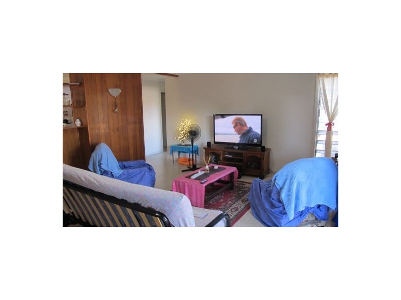 160 Cypress St, Urangan QLD 4655