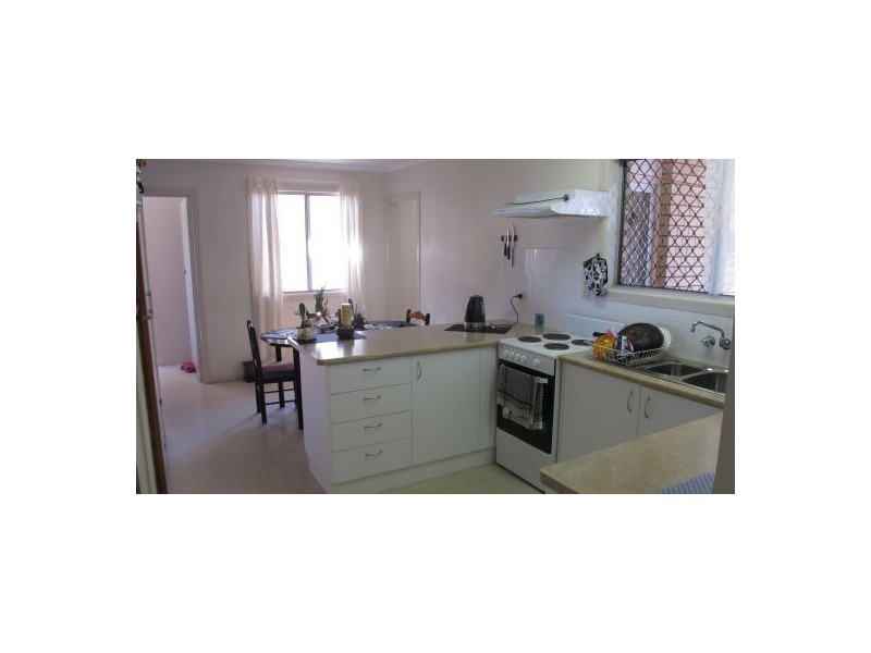 160 Cypress St, Urangan QLD 4655