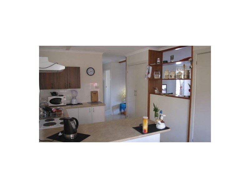 160 Cypress St, Urangan QLD 4655