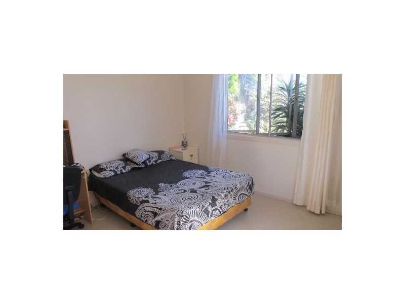 160 Cypress St, Urangan QLD 4655
