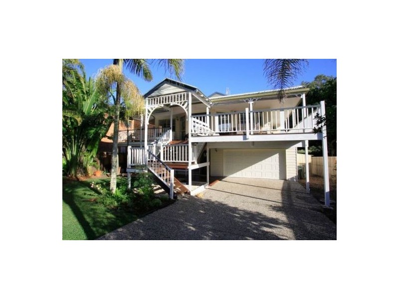 663 Esplanade, Urangan QLD 4655