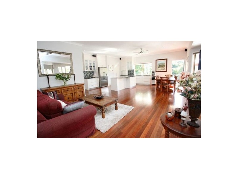 663 Esplanade, Urangan QLD 4655