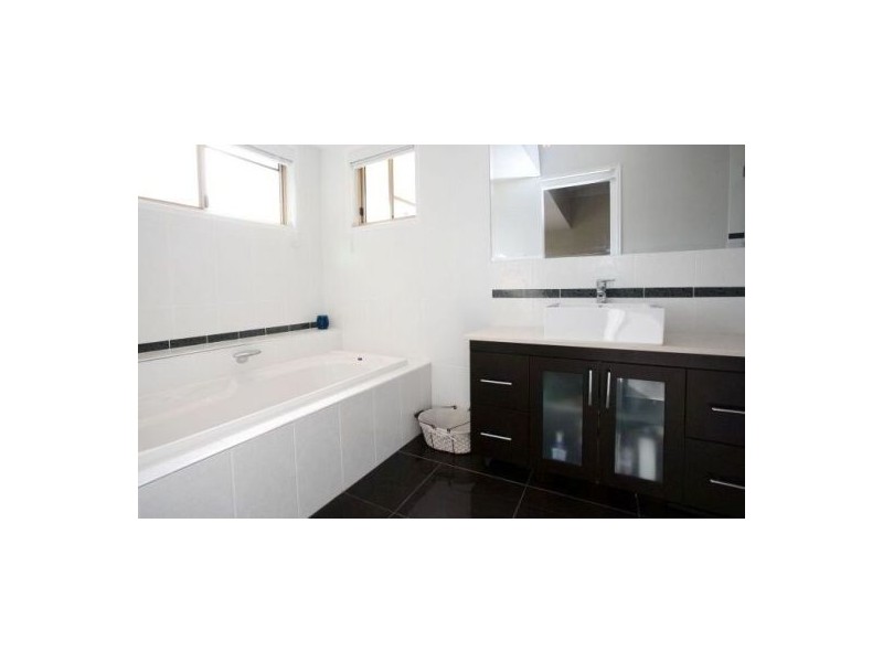 663 Esplanade, Urangan QLD 4655
