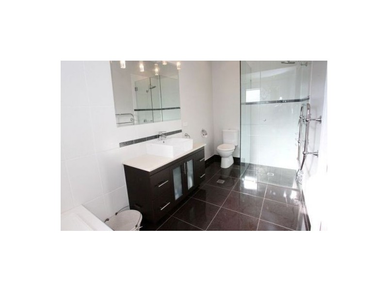 663 Esplanade, Urangan QLD 4655