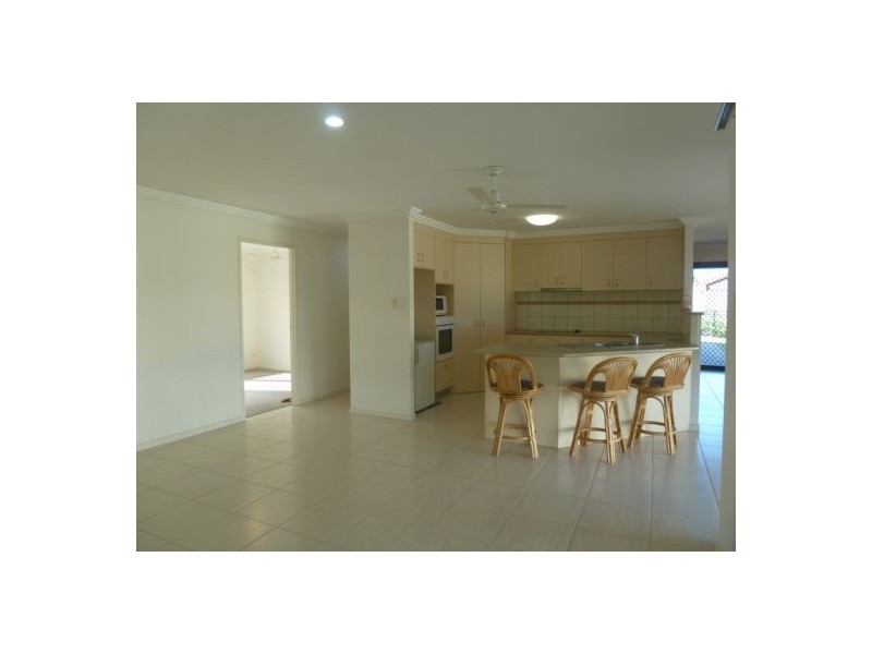 13 Harrison Circuit, Urangan QLD 4655