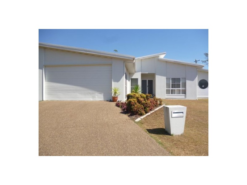 15 Wave Court, Toogoom QLD 4655