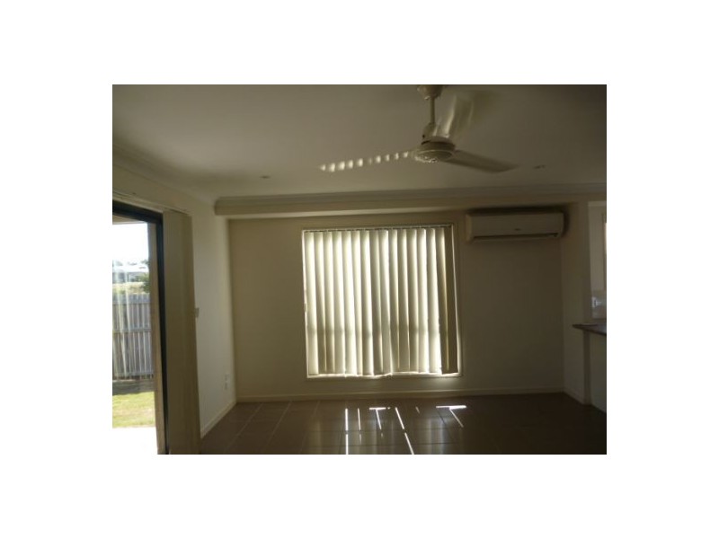 11 Dory Drive, Point Vernon QLD 4655