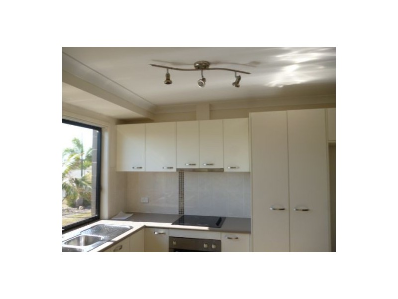 11 Dory Drive, Point Vernon QLD 4655