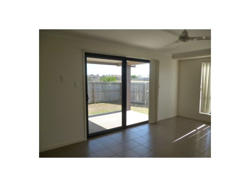 11 Dory Drive, Point Vernon QLD 4655