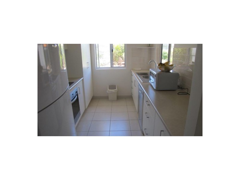 Unit 13 / 230 Pulgul St, Urangan QLD 4655