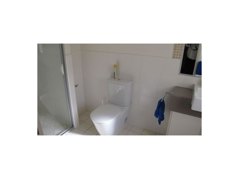 Unit 13 / 230 Pulgul St, Urangan QLD 4655