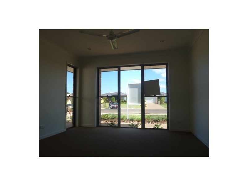 65 Augustus Blvd, Urraween QLD 4655