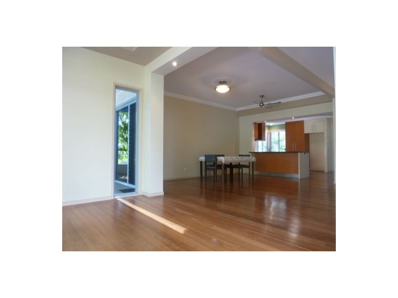 530 Esplanade, Urangan QLD 4655