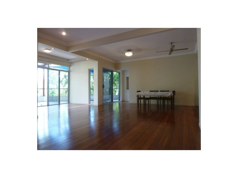 530 Esplanade, Urangan QLD 4655