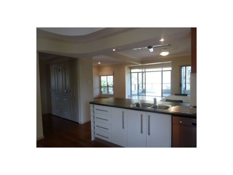 530 Esplanade, Urangan QLD 4655