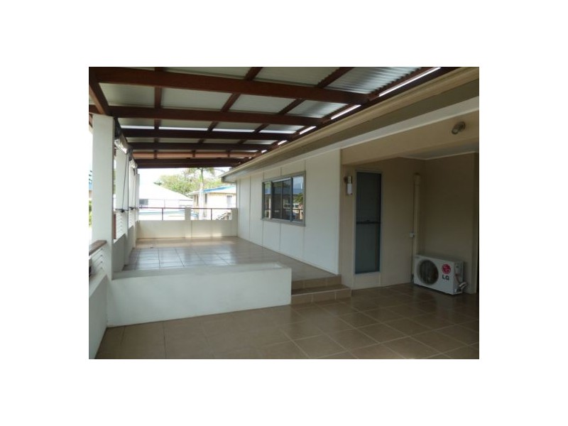 530 Esplanade, Urangan QLD 4655