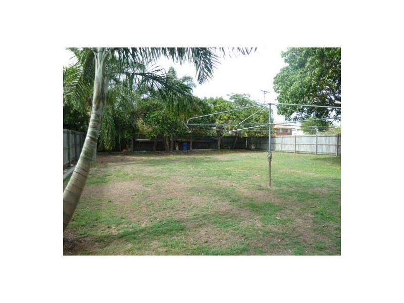 530 Esplanade, Urangan QLD 4655