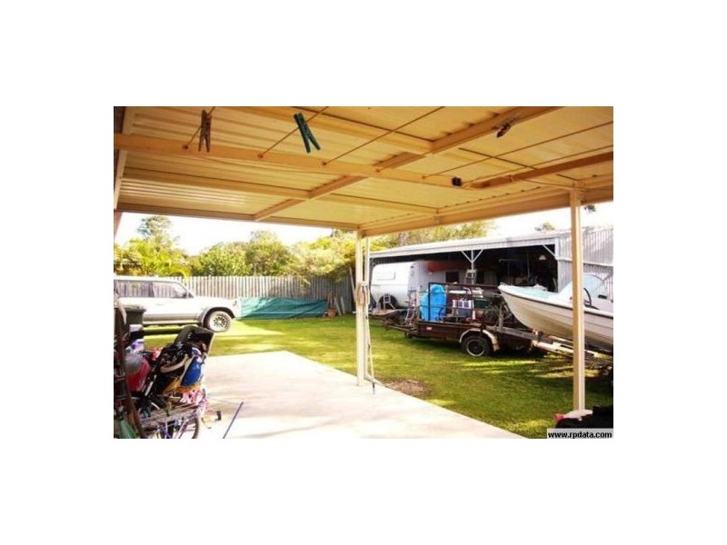 17 Smith Street, Urangan QLD 4655