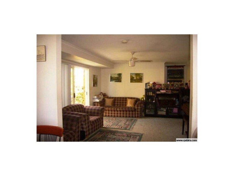 17 Smith Street, Urangan QLD 4655