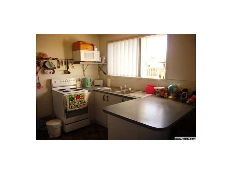 17 Smith Street, Urangan QLD 4655