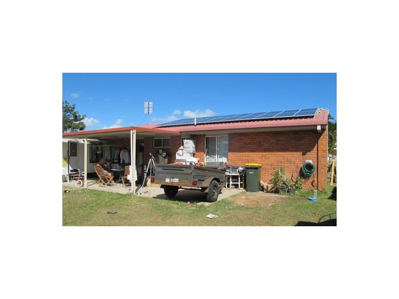 17 Smith Street, Urangan QLD 4655