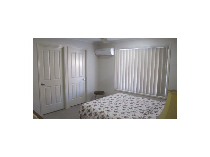 30 Moonstone Drive, Urangan QLD 4655