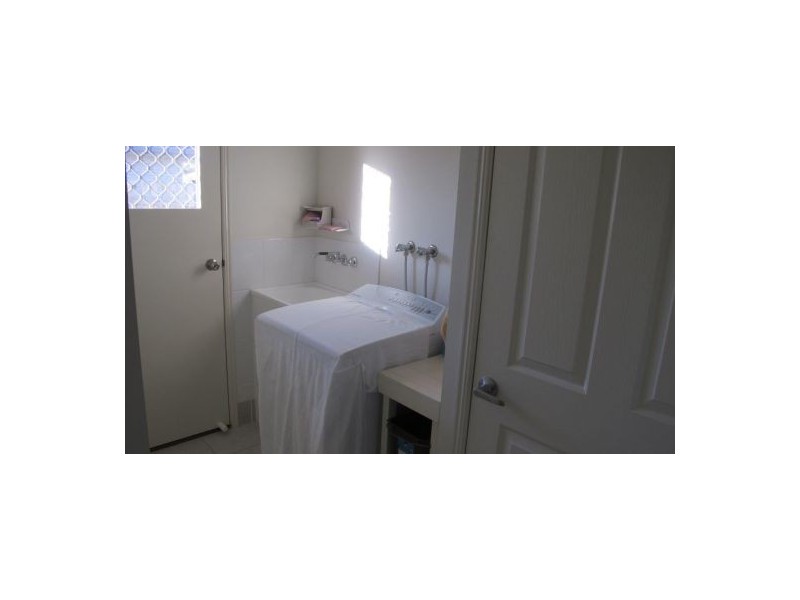 30 Moonstone Drive, Urangan QLD 4655