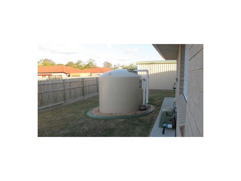 30 Moonstone Drive, Urangan QLD 4655