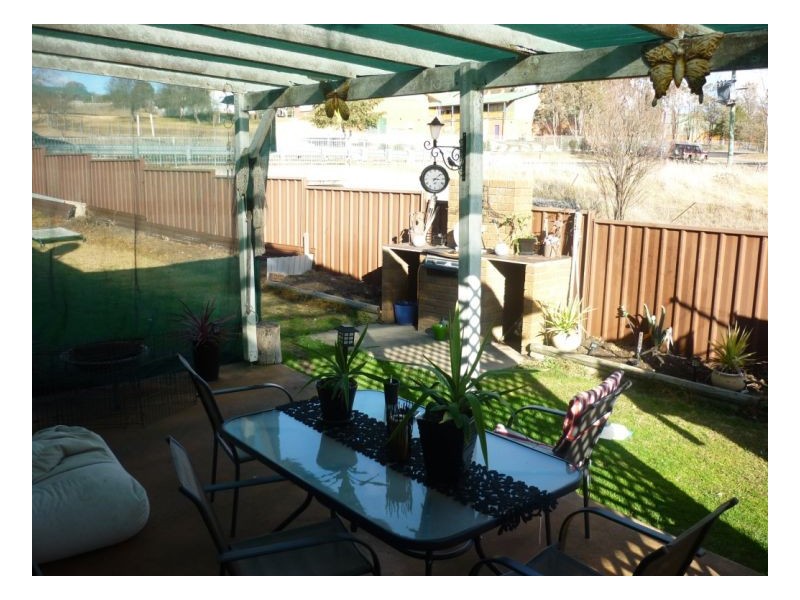 2 Verna Close, Armidale NSW 2350