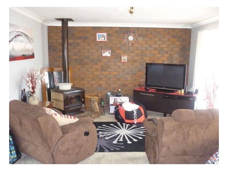 2 Verna Close, Armidale NSW 2350