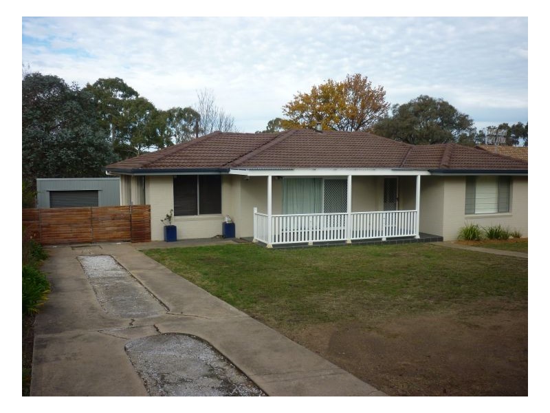 27 Chestnut Avenue, Armidale NSW 2350