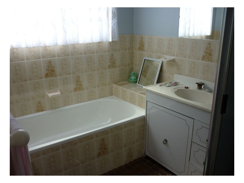 Invergowrie NSW 2350