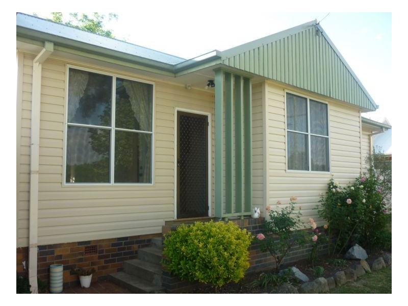38 Douglas, Armidale NSW 2350