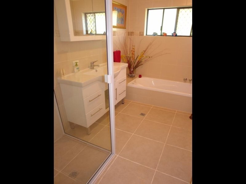 Highland Park QLD 4211