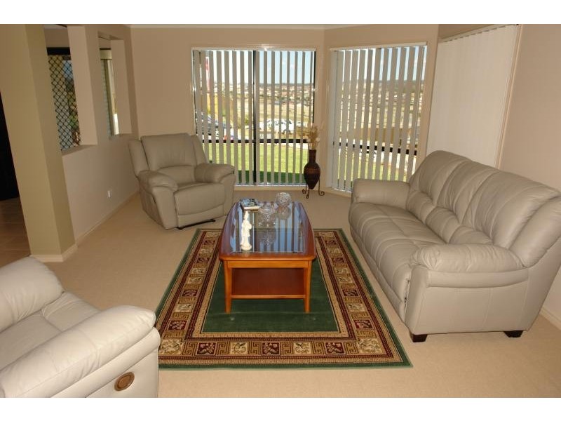 Pacific Pines QLD 4211