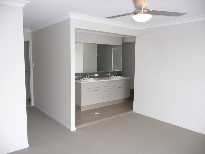 Pacific Pines QLD 4211