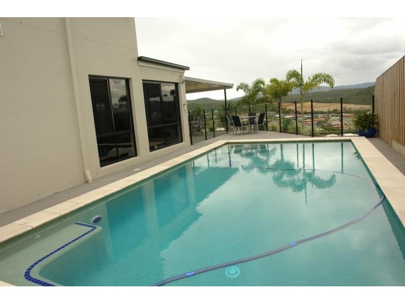 Pacific Pines QLD 4211